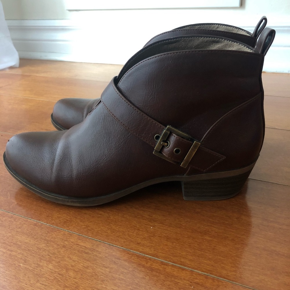 Dark brown ankle boots (size 6)